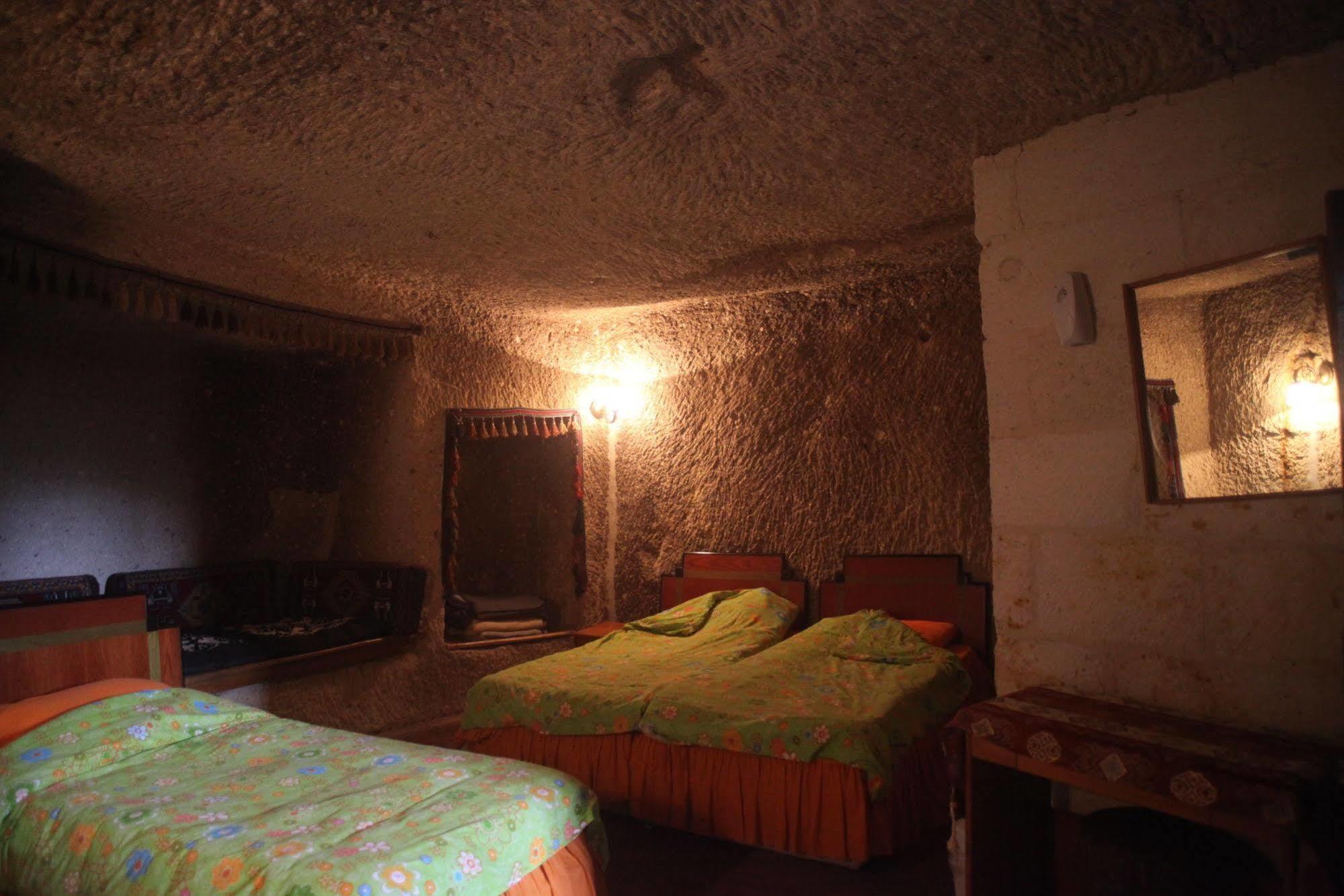 Sato Cave Hotel Goreme Bagian luar foto
