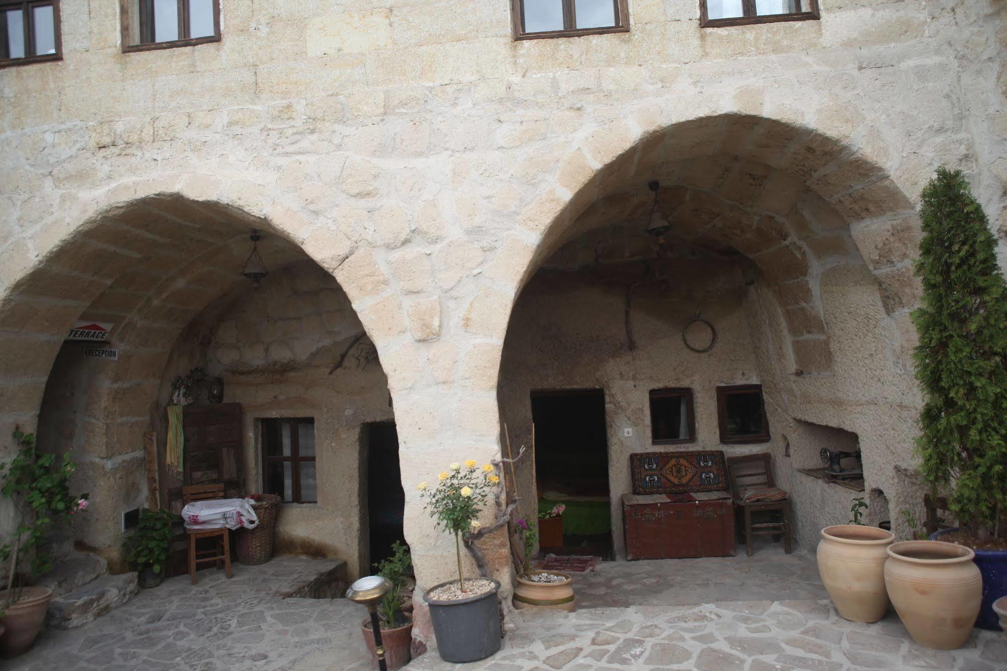Sato Cave Hotel Goreme Bagian luar foto